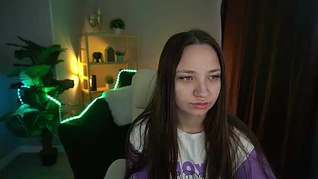 ElysLunar online show from 12-20-24, 06:08