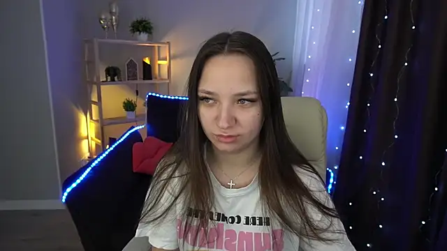 ElysLunar online show from 01-03-25, 06:11