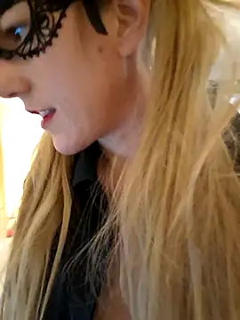 Snapshot of Hexe12346 chatting on 10-26-25, 06:19 Hexe12346 online show from 10-26-25, 06:19