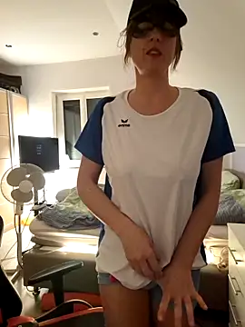 Snapshot of Hexe12346 chatting on 11-20-25, 07:24 Hexe12346 online show from 11-20-25, 07:24