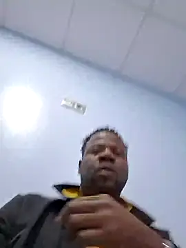 Snapshot of pumapatri chatting on 12-15-25, 05:17 pumapatri online show from 12-15-25, 05:17