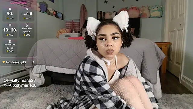 Snapshot of kittymarie28 chatting on 10-05-25, 02:32 kittymarie28 online show from 10-05-25, 02:32