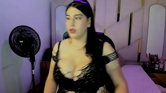Criistaal  online show from 05-19-26, 03:46