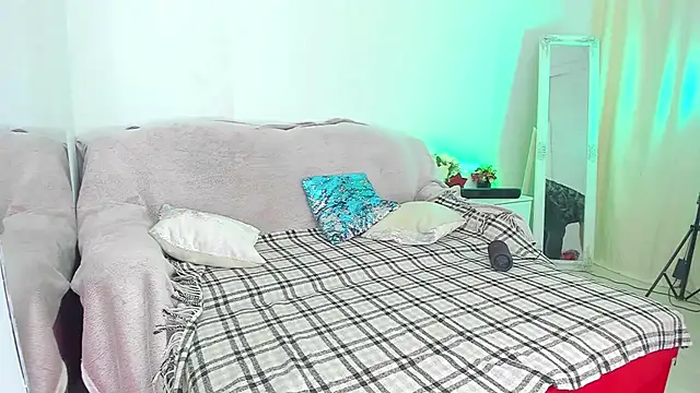 Snapshot of CurlyDreams chatting on 07-10-26, 12:41 CurlyDreams online show from 07-10-26, 12:41