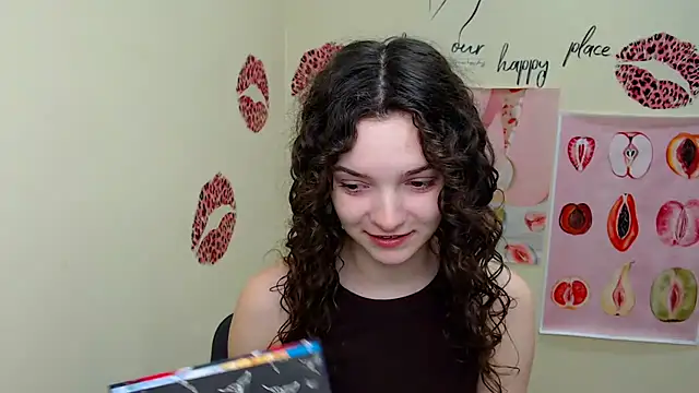  SusieSu  online show from 03-06-25, 07:14