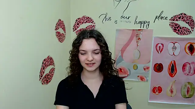  SusieSu  online show from 03-19-25, 04:34