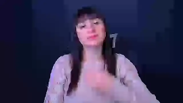 Snapshot of Violla_My chatting on 01-05-25, 06:35 Violla My online show from 01-05-25, 06:35