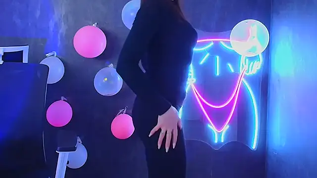 Snapshot of Violla_My chatting on 02-16-25, 06:43 Violla My online show from 02-16-25, 06:43