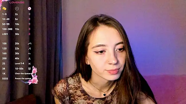 Snapshot of EvaBradley chatting on 10-22-25, 06:51 EvaBradley online show from 10-22-25, 06:51