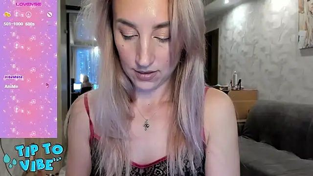 lady Nati online show from 12-18-24, 02:06