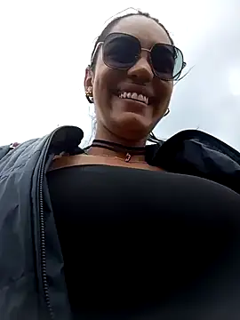 Snapshot of Sara-77 chatting on 01-25-25, 06:13 Sara-77 online show from 01-25-25, 06:13