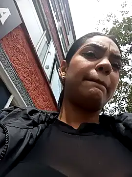 Snapshot of Sara-77 chatting on 02-11-25, 03:18 Sara-77 online show from 02-11-25, 03:18