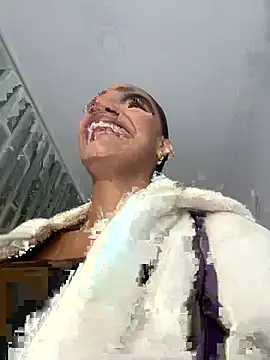 Snapshot of Sara-77 chatting on 07-11-26, 12:30 Sara-77 online show from 07-11-26, 12:30