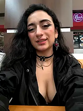 Lila Desiree online show from 09-27-25, 04:45