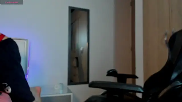 facebaby1 online show from 12-19-25, 02:40