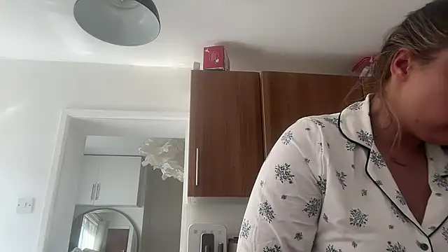 maisiesmithx online show from 09-23-25, 12:08