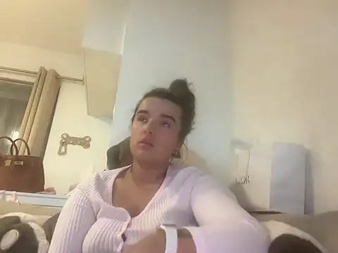 maisiesmithx online show from 10-19-25, 09:59