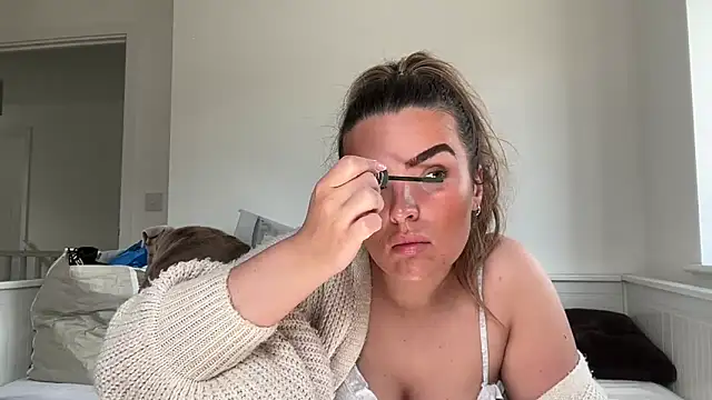 maisiesmithx online show from 04-15-26, 12:23