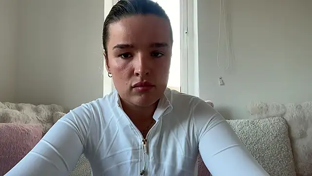 maisiesmithx online show from 07-02-26, 07:09