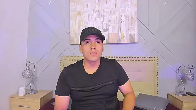 Snapshot of Vale_n_Matt chatting on 09-17-25, 03:30 Vale n Matt online show from 09-17-25, 03:30