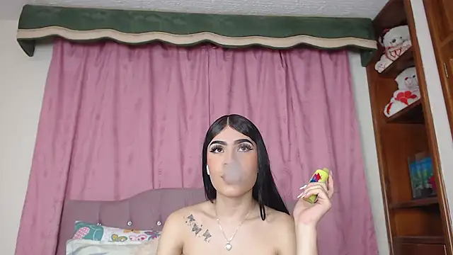 Snapshot of cuttebabe_ chatting on 03-14-25, 12:21 cuttebabe online show from 03-14-25, 12:21