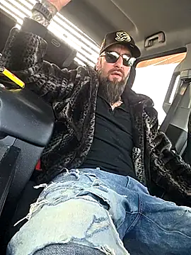 Beardedtattood online show from 01-18-26, 02:21