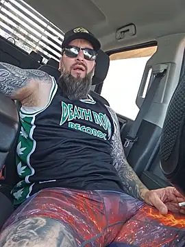 Snapshot of Beardedtattood chatting on 06-30-26, 02:29 Beardedtattood online show from 06-30-26, 02:29