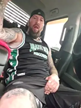 Snapshot of Beardedtattood chatting on 07-15-26, 11:26 Beardedtattood online show from 07-15-26, 11:26