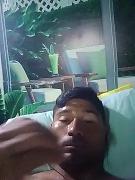 Snapshot of Diogo100 chatting on 09-23-25, 04:37 Diogo100 online show from 09-23-25, 04:37