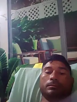 Snapshot of Diogo100 chatting on 10-12-25, 09:25 Diogo100 online show from 10-12-25, 09:25