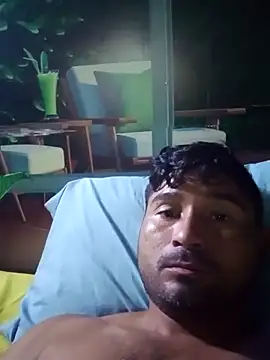 Snapshot of Diogo100 chatting on 11-14-25, 04:33 Diogo100 online show from 11-14-25, 04:33