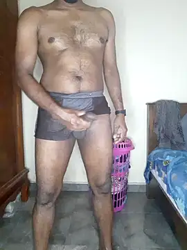 Snapshot of SuranSexy33 chatting on 12-22-24, 08:27 SuranSexy33 online show from 12-22-24, 08:27