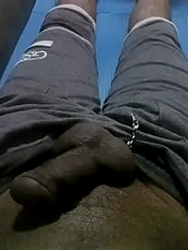 Snapshot of SuranSexy33 chatting on 11-20-25, 12:49 SuranSexy33 online show from 11-20-25, 12:49