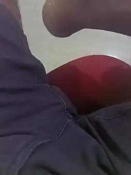 Snapshot of SuranSexy33 chatting on 11-21-25, 02:27 SuranSexy33 online show from 11-21-25, 02:27