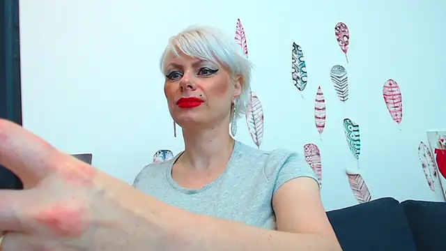 Snapshot of ForeverBarbie_ chatting on 09-19-25, 11:16 ForeverBarbie online show from 09-19-25, 11:16