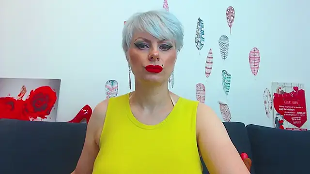 Snapshot of ForeverBarbie_ chatting on 10-13-25, 09:48 ForeverBarbie online show from 10-13-25, 09:48