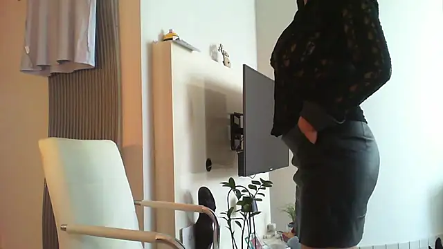   Angel78   online show from 10-02-25, 06:31