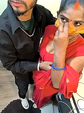 Snapshot of Indian_Lust_Couple chatting on 12-10-24, 05:50 Indian Lust Couple online show from 12-10-24, 05:50