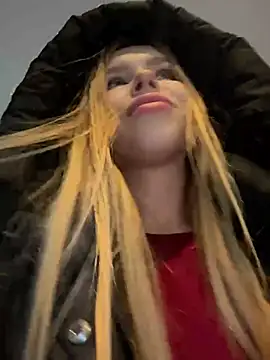 Snapshot of mur_girl chatting on 12-26-24, 02:27 mur girl online show from 12-26-24, 02:27