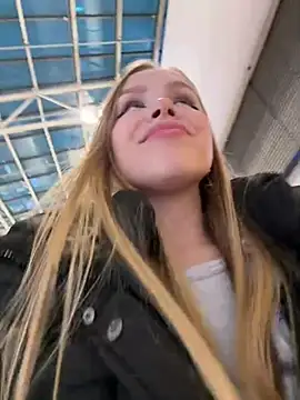 Snapshot of mur_girl chatting on 12-28-24, 01:17 mur girl online show from 12-28-24, 01:17