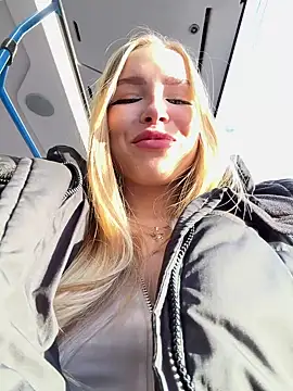 Snapshot of mur_girl chatting on 02-21-25, 08:40 mur girl online show from 02-21-25, 08:40