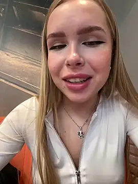 Snapshot of mur_girl chatting on 02-26-25, 11:09 mur girl online show from 02-26-25, 11:09