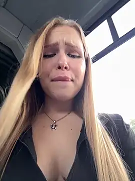 Snapshot of mur_girl chatting on 10-09-25, 12:36 mur girl online show from 10-09-25, 12:36