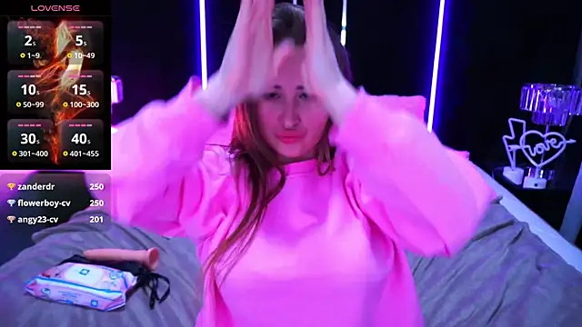 Snapshot of GentleAdellee chatting on 02-08-25, 01:33 GentleAdellee online show from 02-08-25, 01:33