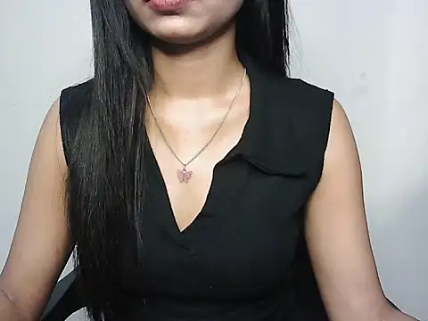 Snapshot of RIYAA_2 chatting on 10-21-25, 04:30 RIYAA 2 online show from 10-21-25, 04:30