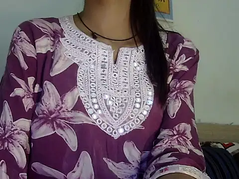 MAAYRA 09 online show from 02-17-26, 03:19