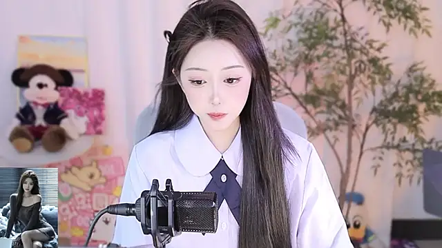 Snapshot of Arwyn-rr chatting on 03-06-25, 03:56 Arwyn-rr online show from 03-06-25, 03:56