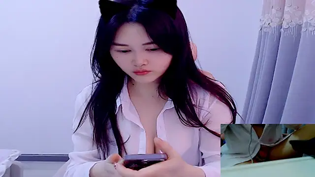 Snapshot of Little-sweet chatting on 12-01-25, 12:59 Little-sweet online show from 12-01-25, 12:59