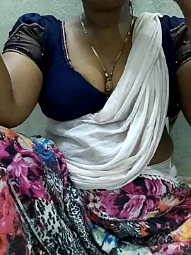 Snapshot of MaaliiiPonuTamil chatting on 06-23-26, 12:19 MaaliiiPonuTamil online show from 06-23-26, 12:19