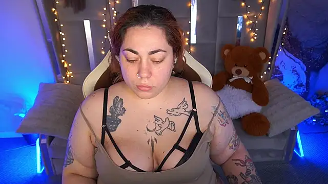 Kittywakee online show from 03-25-26, 09:32